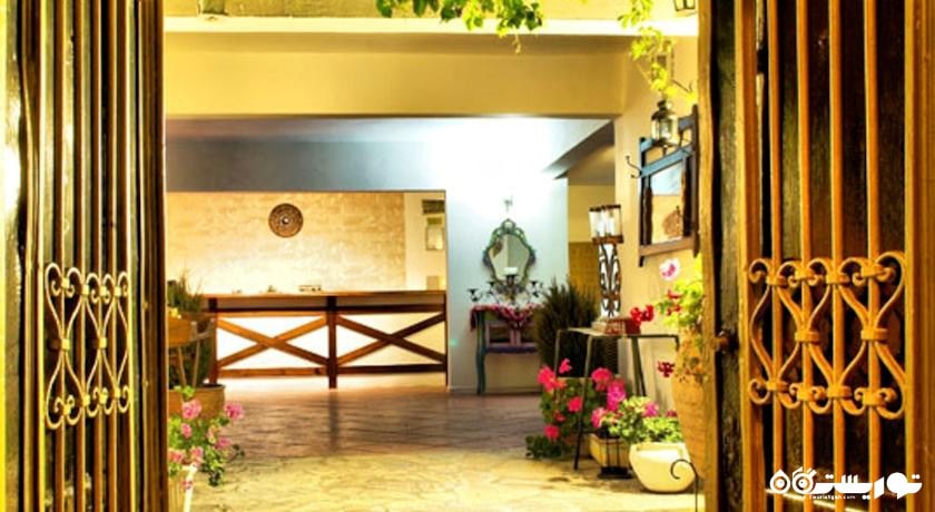 میز پذیرش هتل آپارتمان گلدن گیت